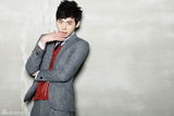 高清组图：《秘密花园》男星李钟硕秋装写真变型男