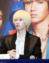 高清组图：Super Junior发新专辑 10成员穿正装亮相