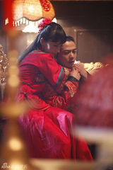 组图：杨烁《决战燕子门》曝结婚剧照 英雄救美