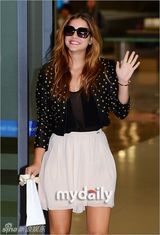 组图：名模芭芭拉-帕尔文赴韩宣传显亲和