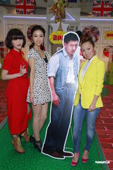 组图：薛凯琪送父亲护肤品 曝杜汶泽美国养病