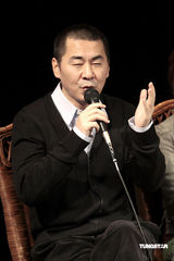 幻灯图：《人山人海》开机 小陶虹复出携手陈建斌