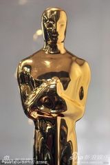 组图：奥斯卡小金人亮相 女星乌比-戈德堡剪彩