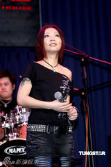 幻灯图：林晓培发专辑劲装亮相 劲歌热舞激情四射