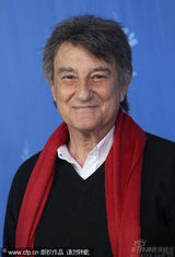 幻灯图集：《谜团》发布会 主创红围巾抢镜