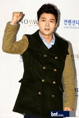 组图：韩笑星洪禄基大婚 SM娱乐家族总动员祝贺