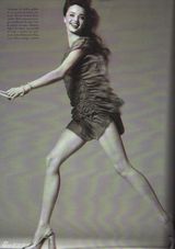 组图：米兰达-可儿登《Vogue》释放性感魅力