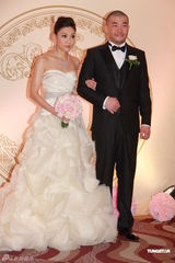 组图：蔡加怡陈汉骢大婚 蔡志明送豪宅作嫁妆