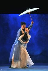 组图：田沁鑫《青蛇》袁泉秦海璐唯美剧照曝光