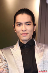 组图：萧敬腾因节俭令愿无酬出演电视台春晚