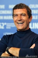 组图：《制胜一击》发布会 班德拉斯与卡拉诺热聊