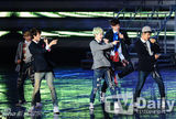 组图：EXO与2PM等唱响亚洲音乐节劲歌热舞