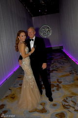 高清图：李玟婚礼内场照曝光 纯白婚纱显梦幻