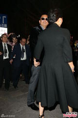 组图：舒淇王家卫现身张震婚礼引骚动