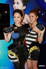 组图：TWINS揭幕游戏展 阿Sa生病不敢与男友看医生