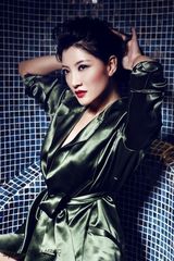 组图：牛怡茗最新写真红唇诱人 诠释动人魅力