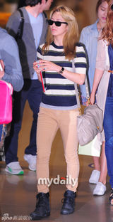 组图：少女时代结束巴黎演唱会返回韩国