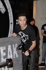 组图：朱茵怀孕一日九餐 黄贯中帮吃体重飙升