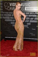 组图：MTV红毯女星水果姐秀牙套ladygaga扮人鱼