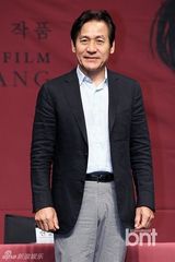 组图：安圣基出席林权泽导演新作记者会