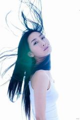 幻灯：陶昕然动感写真曝光 温柔“探春”显清纯 