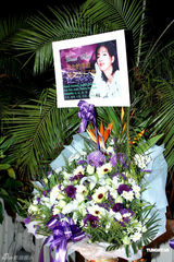 组图：梅艳芳逝世7周年 歌迷自发纪念偶像