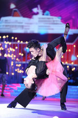 组图：《舞出》冠军刘璇韩艺博高难度动作集锦