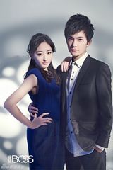 组图：杨洋蒋梦婕登杂志封面 演绎情侣档甜蜜新春