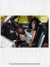 组图：超模凯特-莫斯登《Vogue》秀美腿美臀