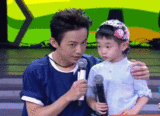 组图：杨威儿子呆萌走红 无厘头童言逗乐网友