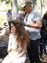 组图：阿尔芭写真花絮曝光 内心保守抗拒裸露出镜