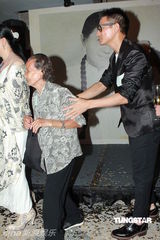 组图：《桃姐》举行庆功宴 众主创到场庆祝