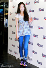 组图：Wonder Girls成员安昭熙出席粉丝签名会