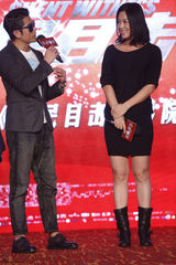 组图：《全民目击》票房破亿 计划拍续集