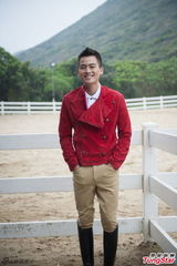 组图：郑秀文、张家辉《失恋急让》海报曝光