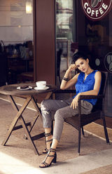 组图：莫小棋欧洲写真大片曝光 玩转时尚精致风