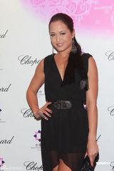 组图：王敏德举家出席慈善晚宴 汪诗诗贝安琪同场