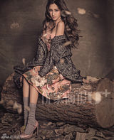 组图：Angelababy曝魅惑大片 光影交错韵味独特