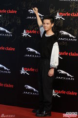 组图：绯闻男女杨幂俞灏明同场 李小璐大露美胸