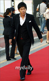 组图：韩国春史电影颁奖礼 《苔藓》成大赢家