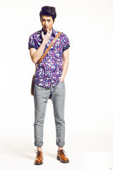 组图：韩承羽诠释花样型男 清新型范