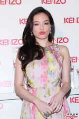 组图：舒淇力撑周星驰不小气 否认被星爷追求