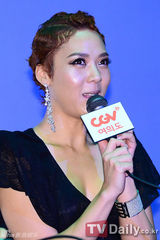 组图：韩星TigerJK尹美莱Bizzy组成新组合