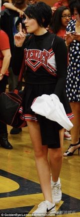 组图：杰克逊爱女化身篮球宝贝 热舞秀修长美腿