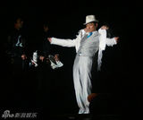 策划：唱歌要有独特范儿 湿身嘶吼狂甩头