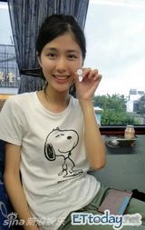 组图：台湾校花进军模特界 最爱美术和拍照