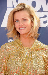 组图：《暮光》领跑2011MTV电影奖 帕丁森热吻泰勒