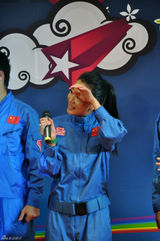 幻灯图集：苗圃成航天科普大使 感觉棒如拿影后