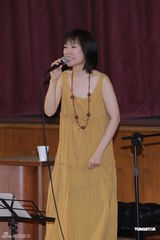 组图：藤田惠美关爱日本灾民 赞香港学生勇于表达