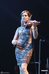 组图：杰森玛耶兹香港开唱 演唱会座无虚席